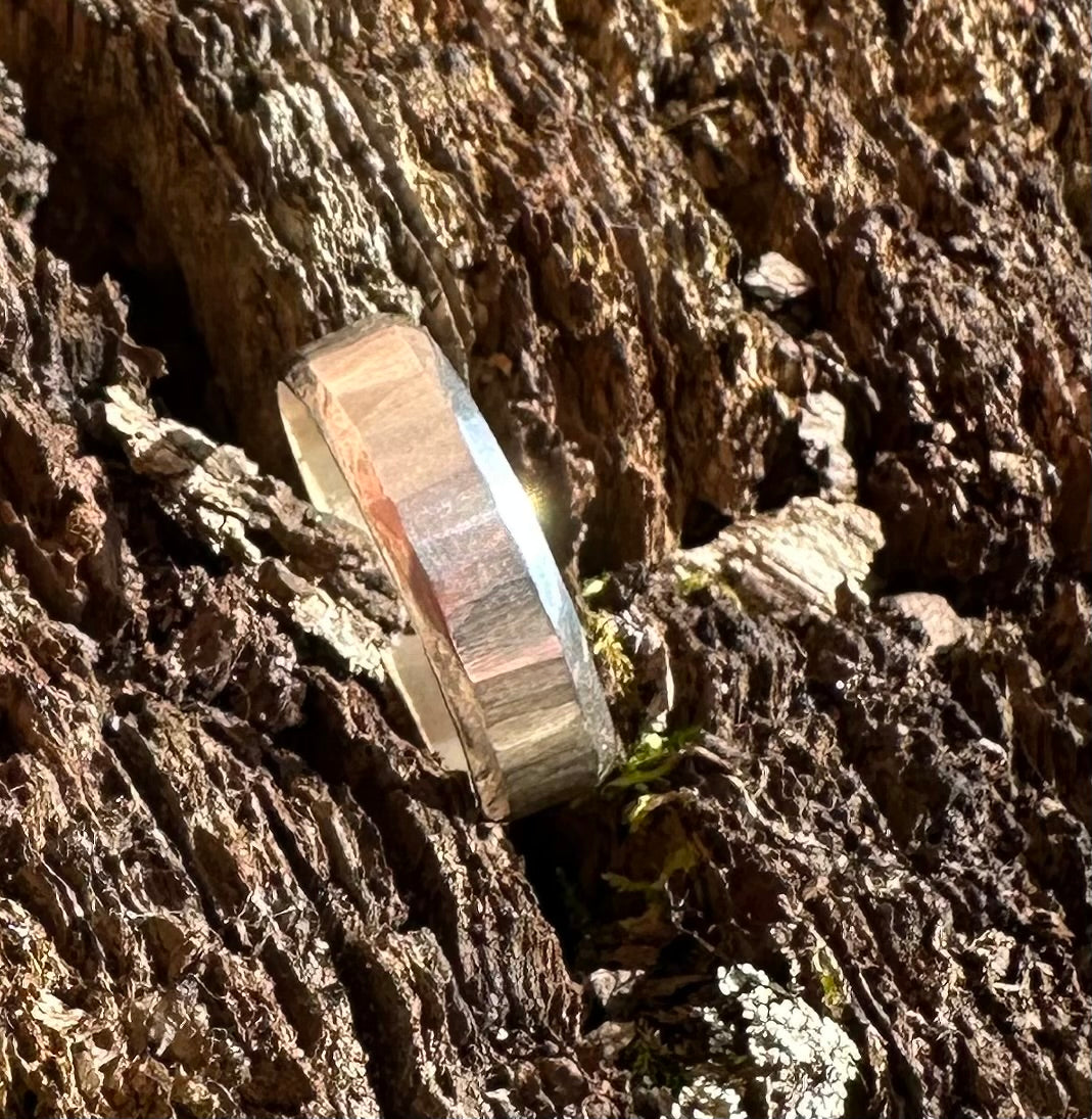 Beautiful hand shaped ring