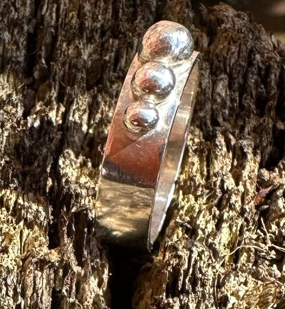Stylish solid silver blob ring