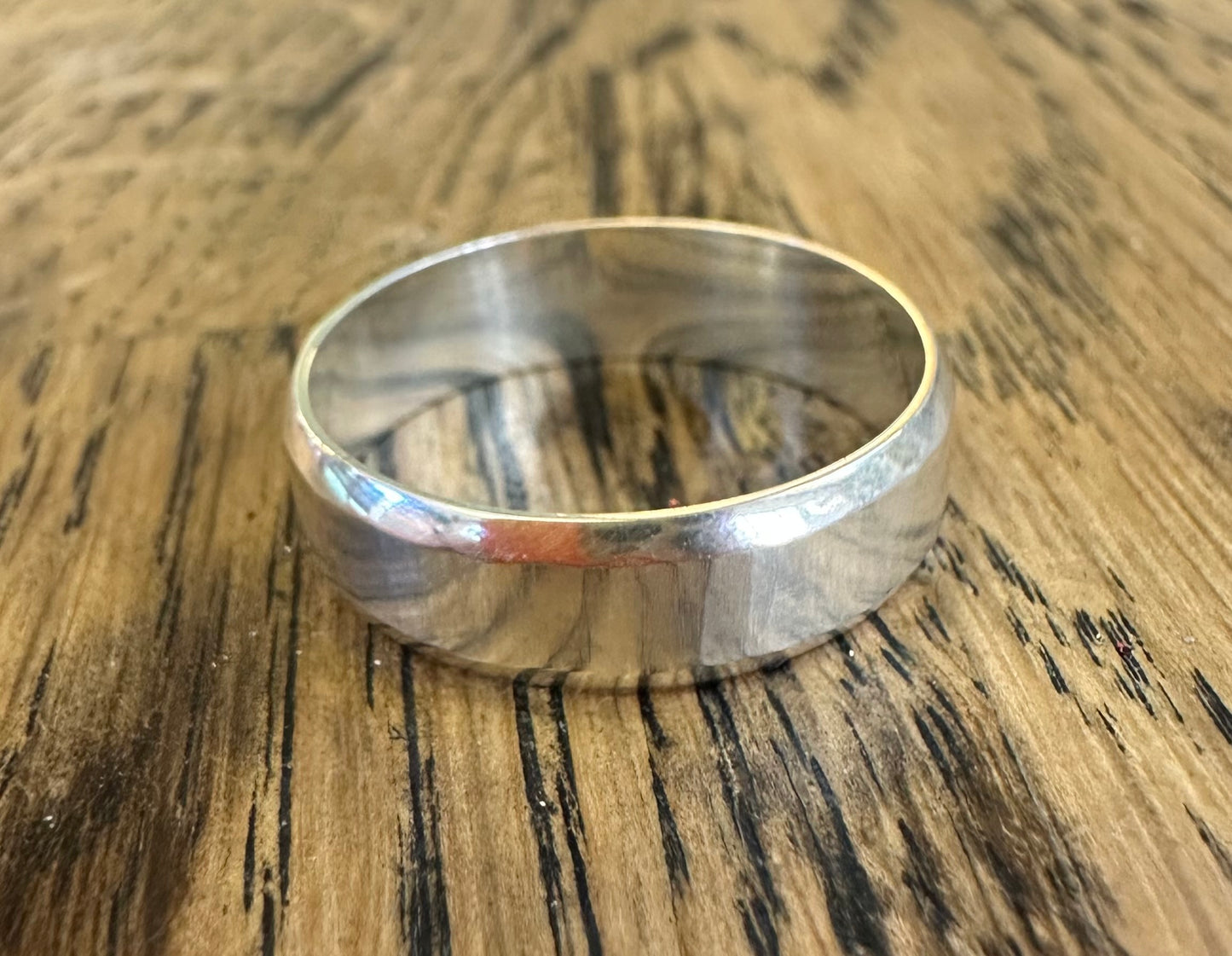 Beautiful hand shaped ring