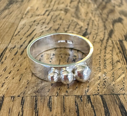 Stylish solid silver blob ring