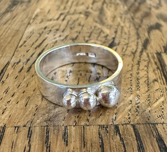Stylish solid silver blob ring