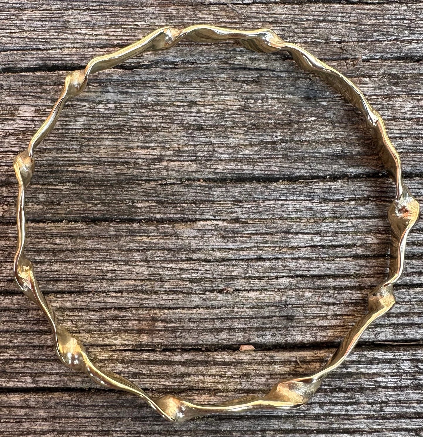 Elegant handcrafted & textured solid gold bangle